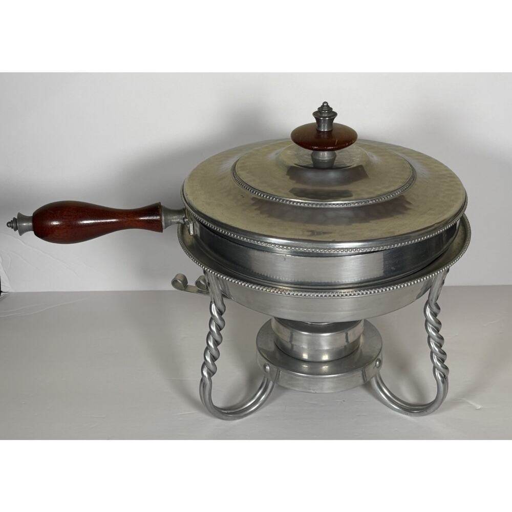 Buenilum B. W. Hammered Chafing Dish Aluminum Wooden Handle and Knob